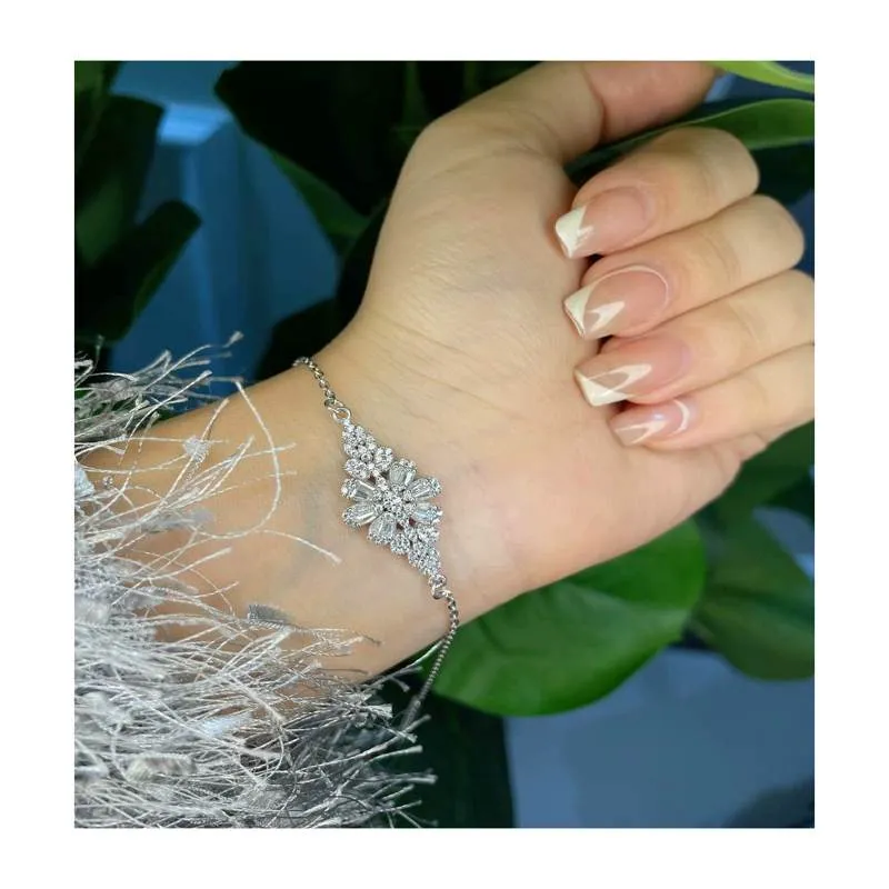 دستبند نقره زنانه طرح گل جواهری Gt-106