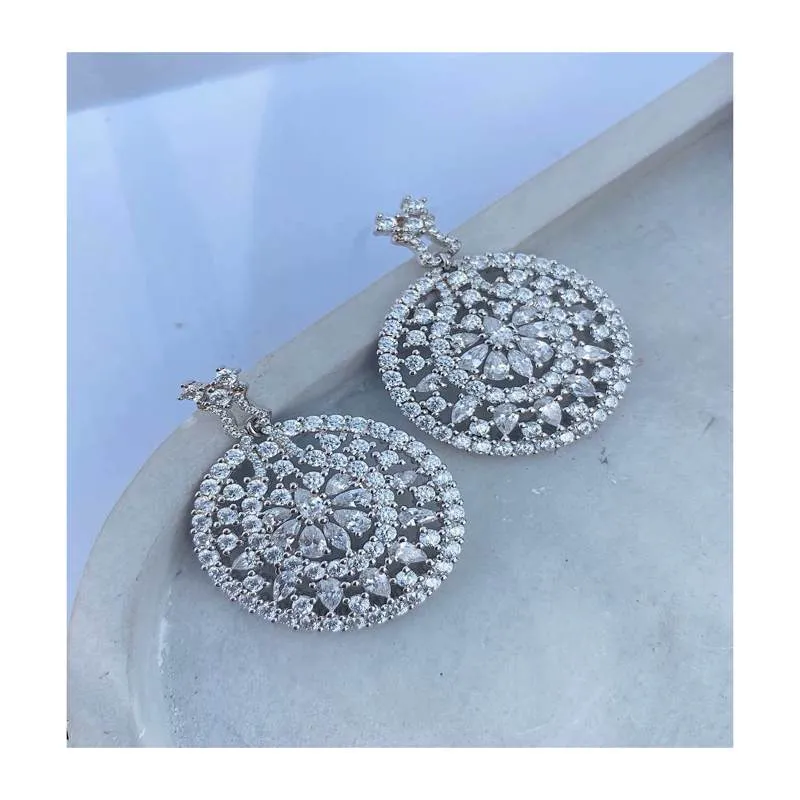 گوشواره نقره زنانه طرح جواهری نگین دار گرد R-611 گوشواره نقره زنانه طرح جواهری نگین دار گرد R-611