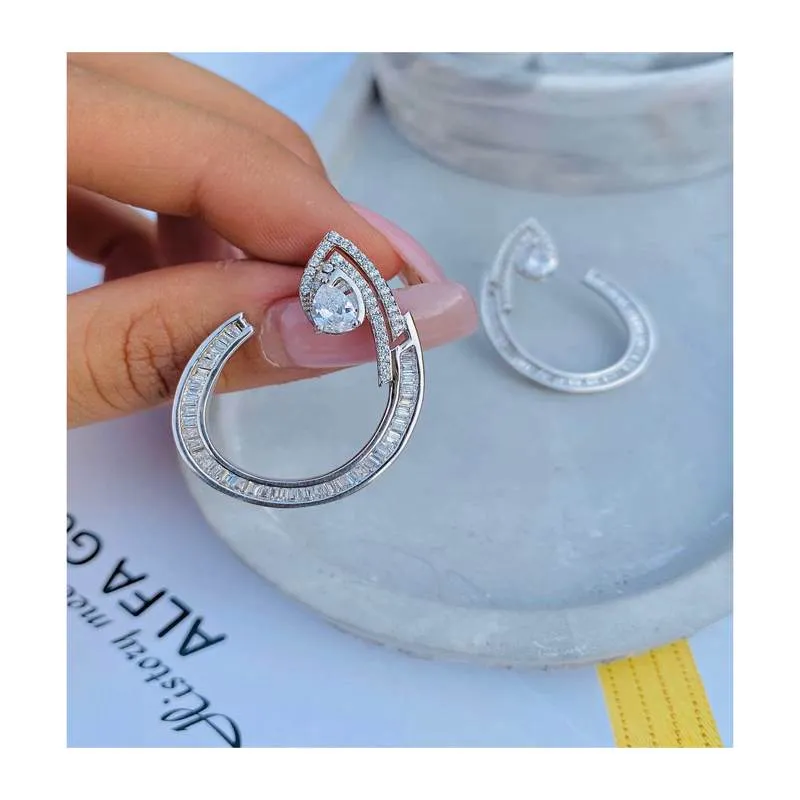 گوشواره نقره زنانه طرح اشکی نگین دار R-612 خرید گوشواره نقره زنانه طرح اشکی نگین دار R-612